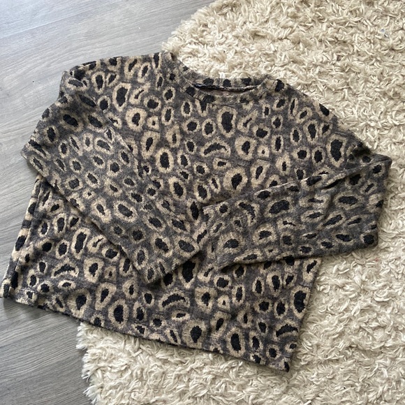 Zara Printed Crewneck - Picture 2 of 4